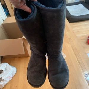 Women’s UGG Classic Tall Boot Shearling- Lined Blue Suede Boots. Size 7.